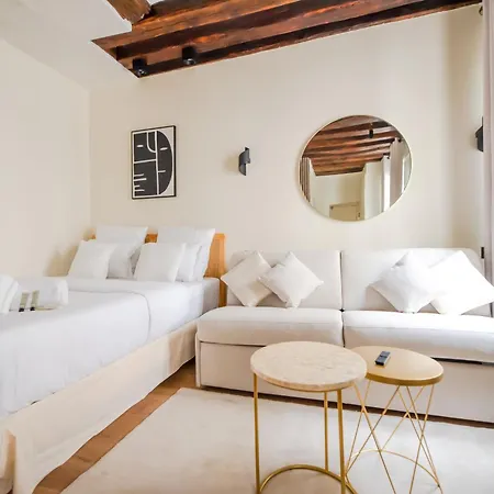 Cia - Near Louvre & Tuileries * Παρίσι