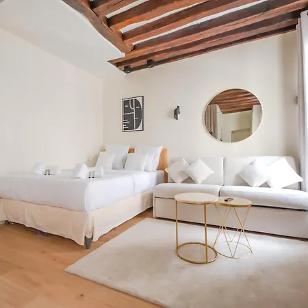 Cia - Near Louvre & Tuileries * Παρίσι